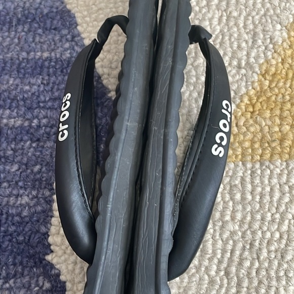 CROCS Women’s Size 10 Black Flip Flop Thong Sandals - Picture 7 of 7